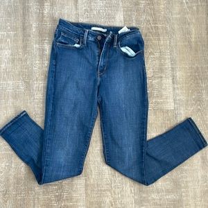 Levi’s High rise skinny 💙🫐